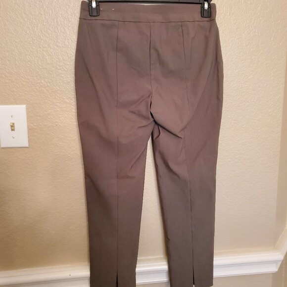 Chicos Capri leggings - Picture 2 of 10